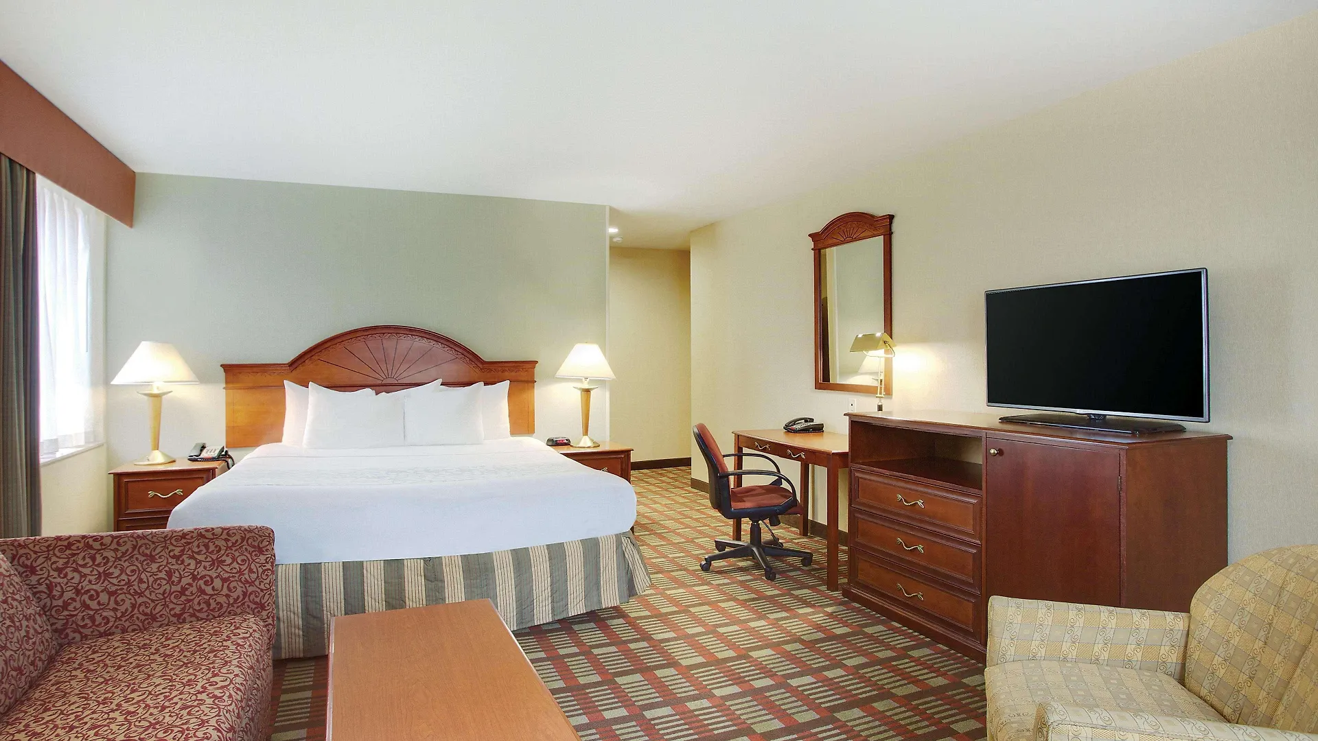 La Quinta Inn By Wyndham Queens New York Hotel