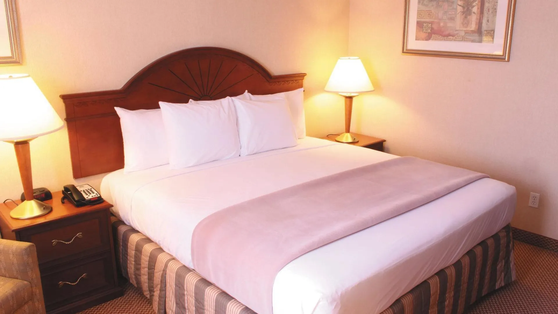 La Quinta Inn By Wyndham Queens New York